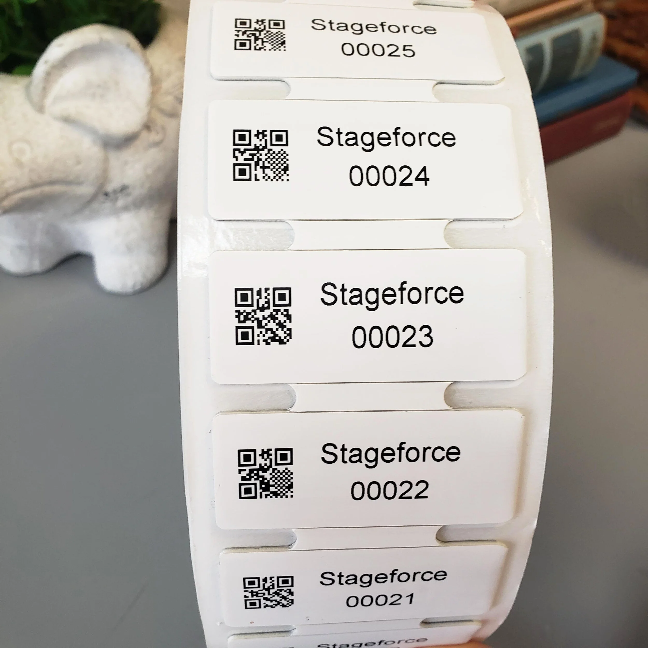Metal Optimized RFID/QR Tags(1” x 2 3/8”) — Stageforce All-in-one